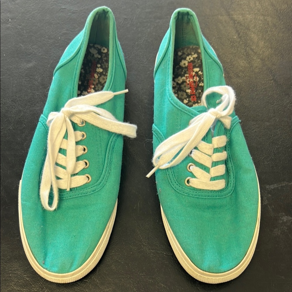 Mossimo Supply Co Green and White Sneakers Classic Canvas Style